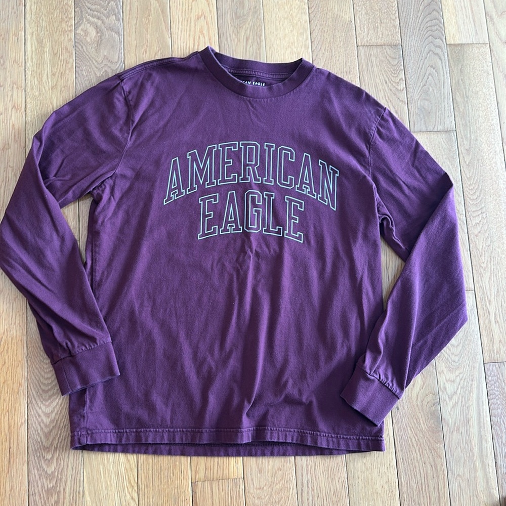American Eagle maroon long sleeve shirt